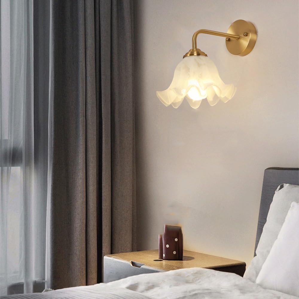 Vintage Brass Scalloped‑Glass Floral Wall Sconce